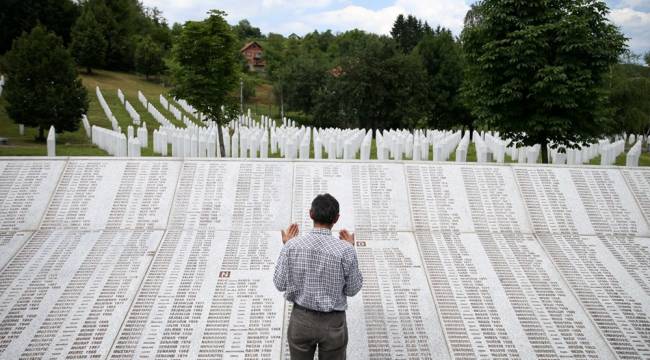 SREBRENİTSA KATLİAMI 25.YILINDA DA UNUTULMADI