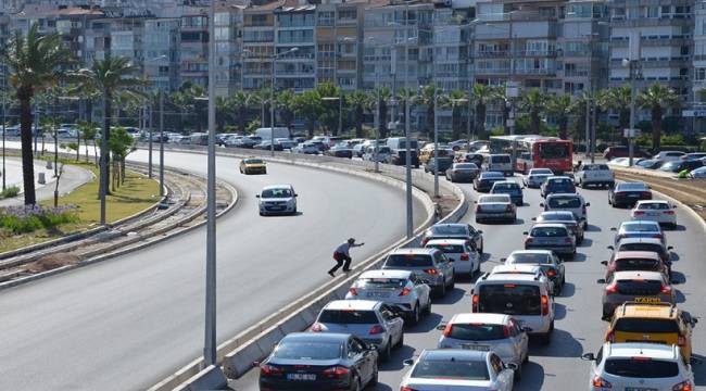 İZMİR'DE BAZI YOLLAR BUGÜN TRAFİĞE KAPALI